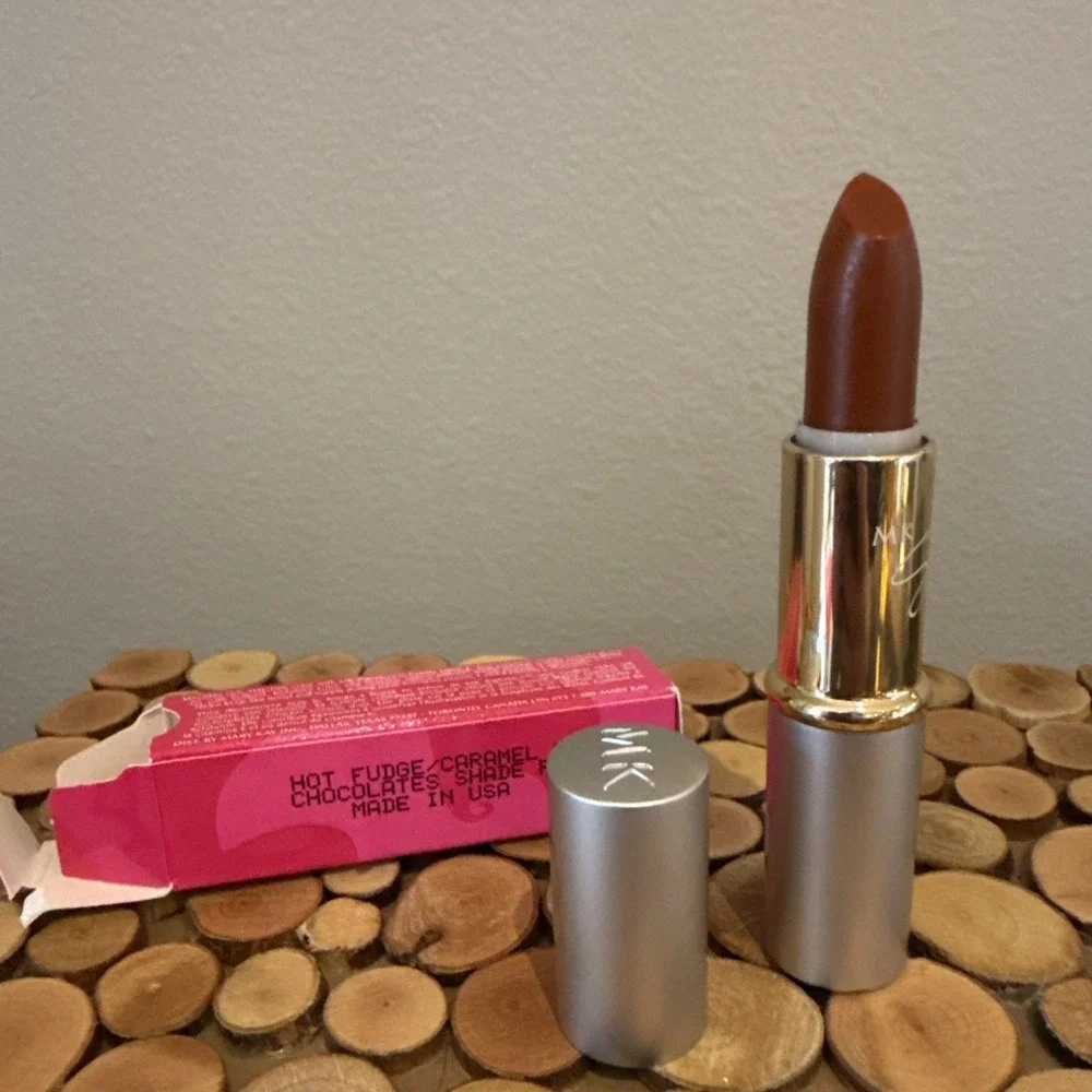 Mary‎ Kay Signature Creme Lipstick HOT FUDGE~ New Old Stock
